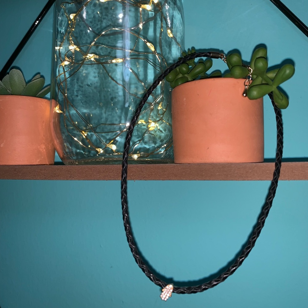 Hamsa hand pendent choker